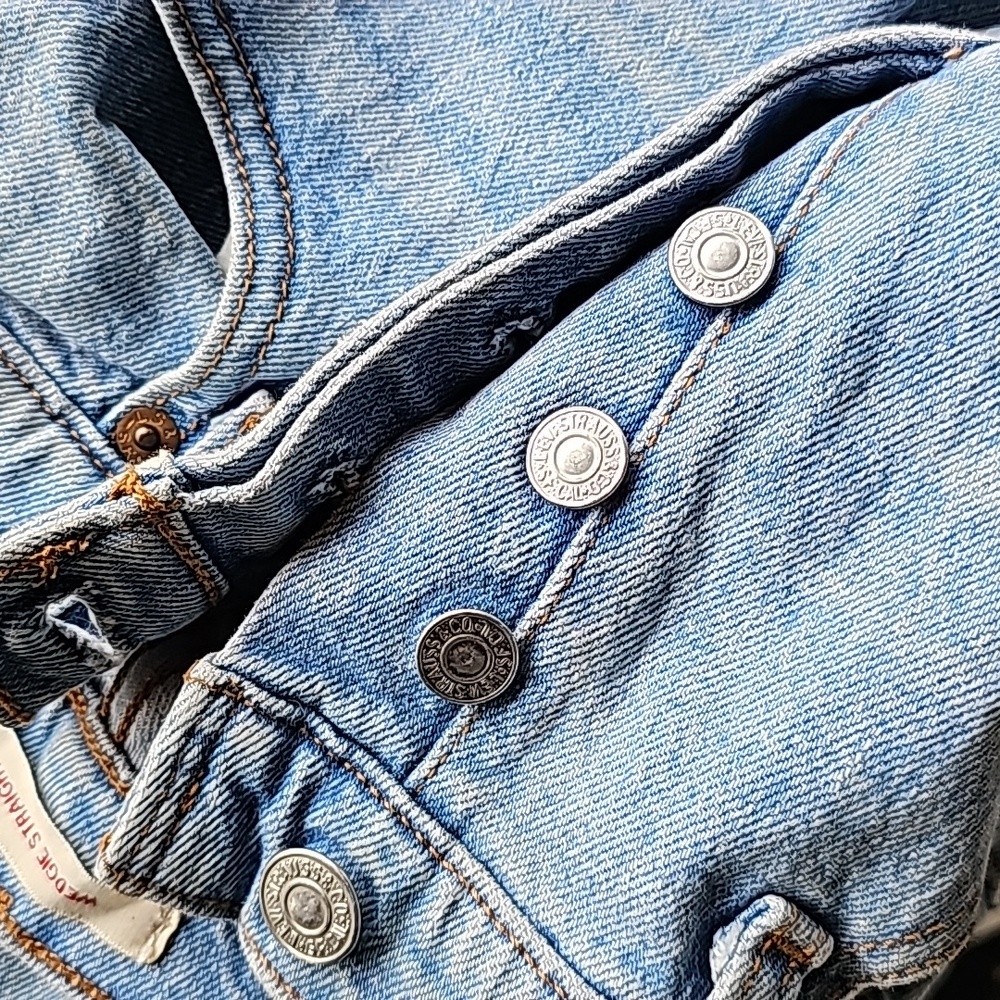 LEVIS Jeans - Picture 9 of 12